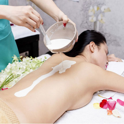 Căng da mặt nội soi