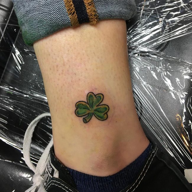 các tattoo cỏ 3 lá
