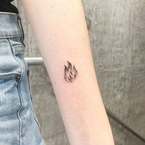 hình xăm ngọn lửa mini