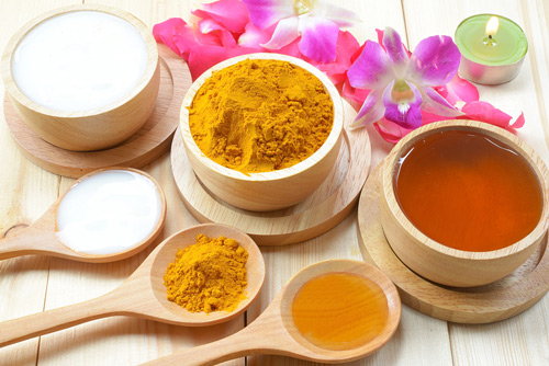 làm trắng da mặt bằng mật ong