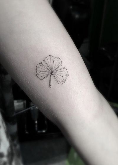 tattoo cỏ 3 lá đẹp nhất