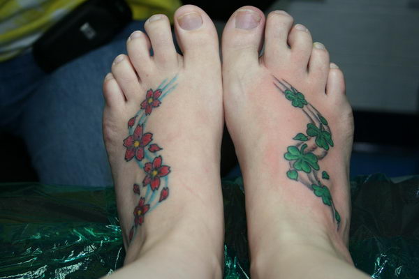 tattoo cỏ ba lá ở chân