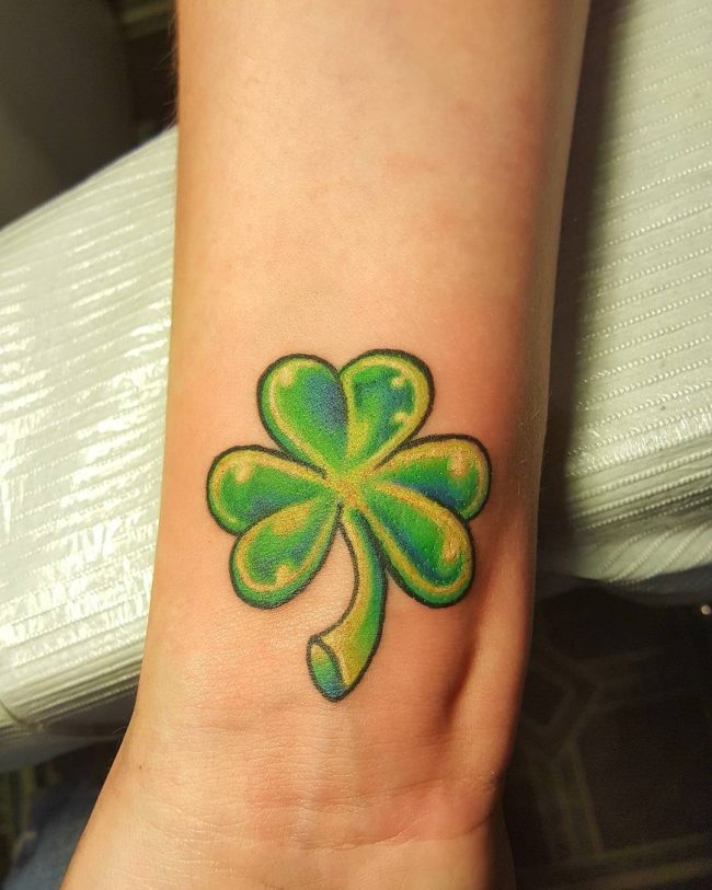 tattoo mini cỏ 3 lá