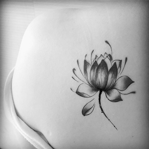 hình xăm hoa sen nhỏ ở cổ tay
